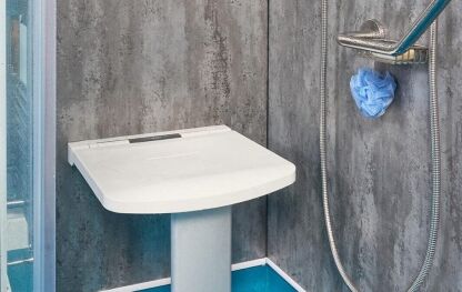 Sit-Down Showers: Designing a Bathroom for Comfort & Safety (2026)