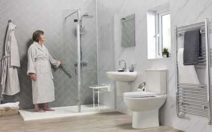 7 Costly Walk-In Shower Mistakes to Avoid in the UK (2026 Expert Guide)
