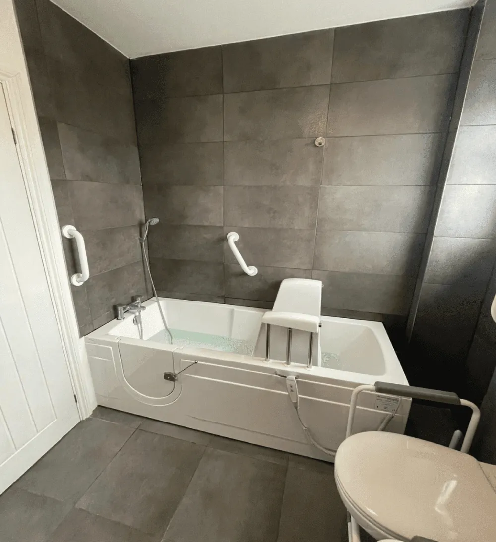 Mrs. J, Greater London After Walk In Bath with Bath Lift