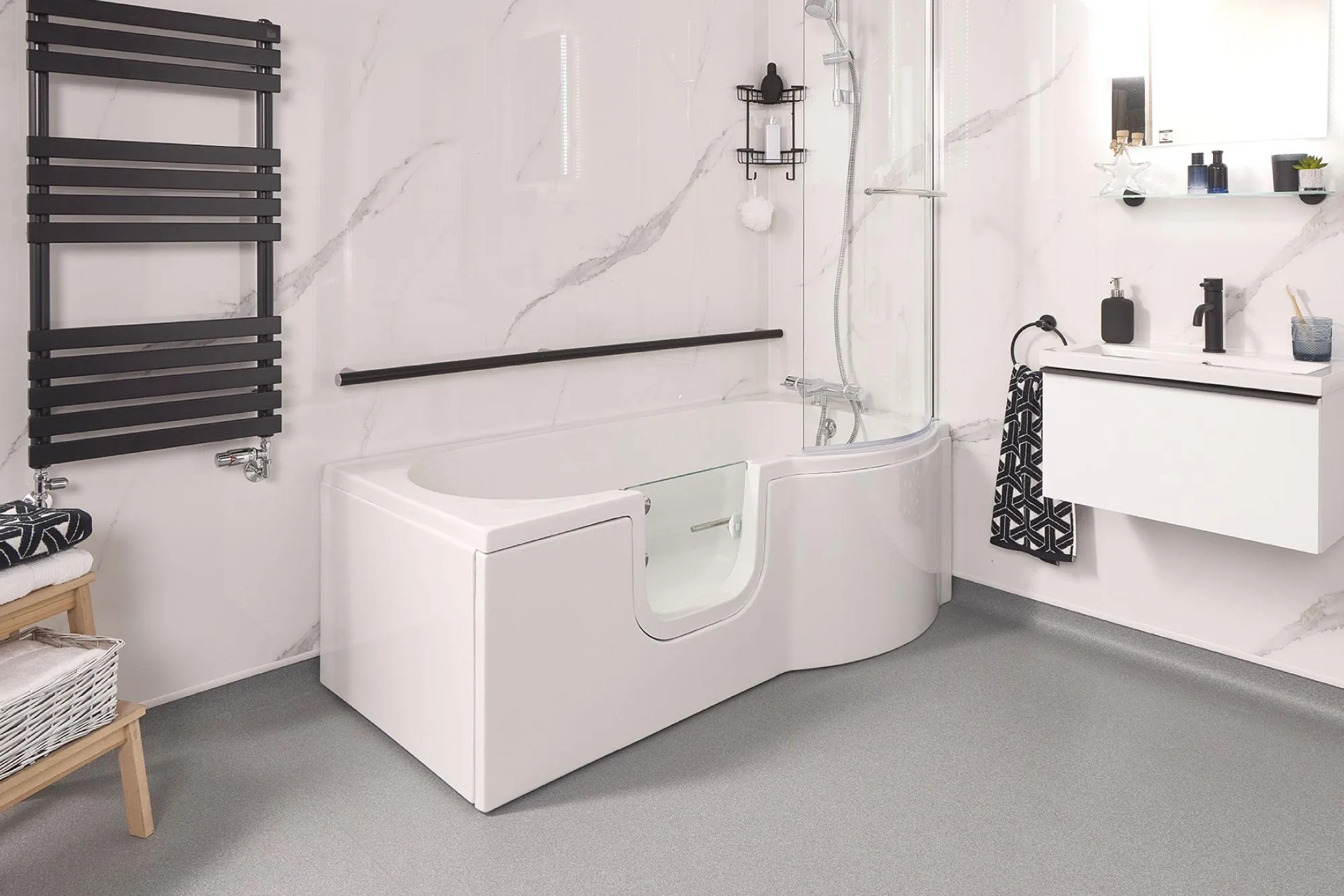 Algarve full-length walk-in bath with modern, elegant styling.