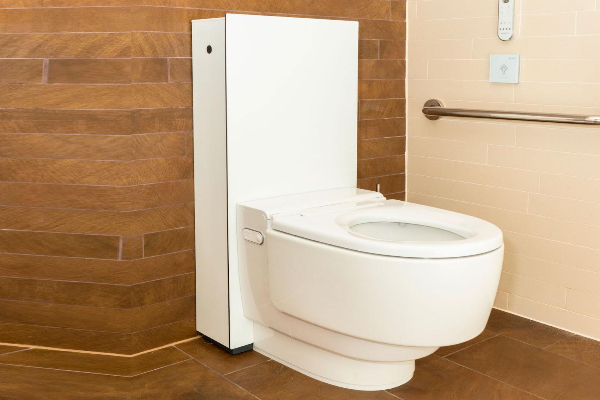 Smart toilet with integrated bidet and drying functions from EA Mobility