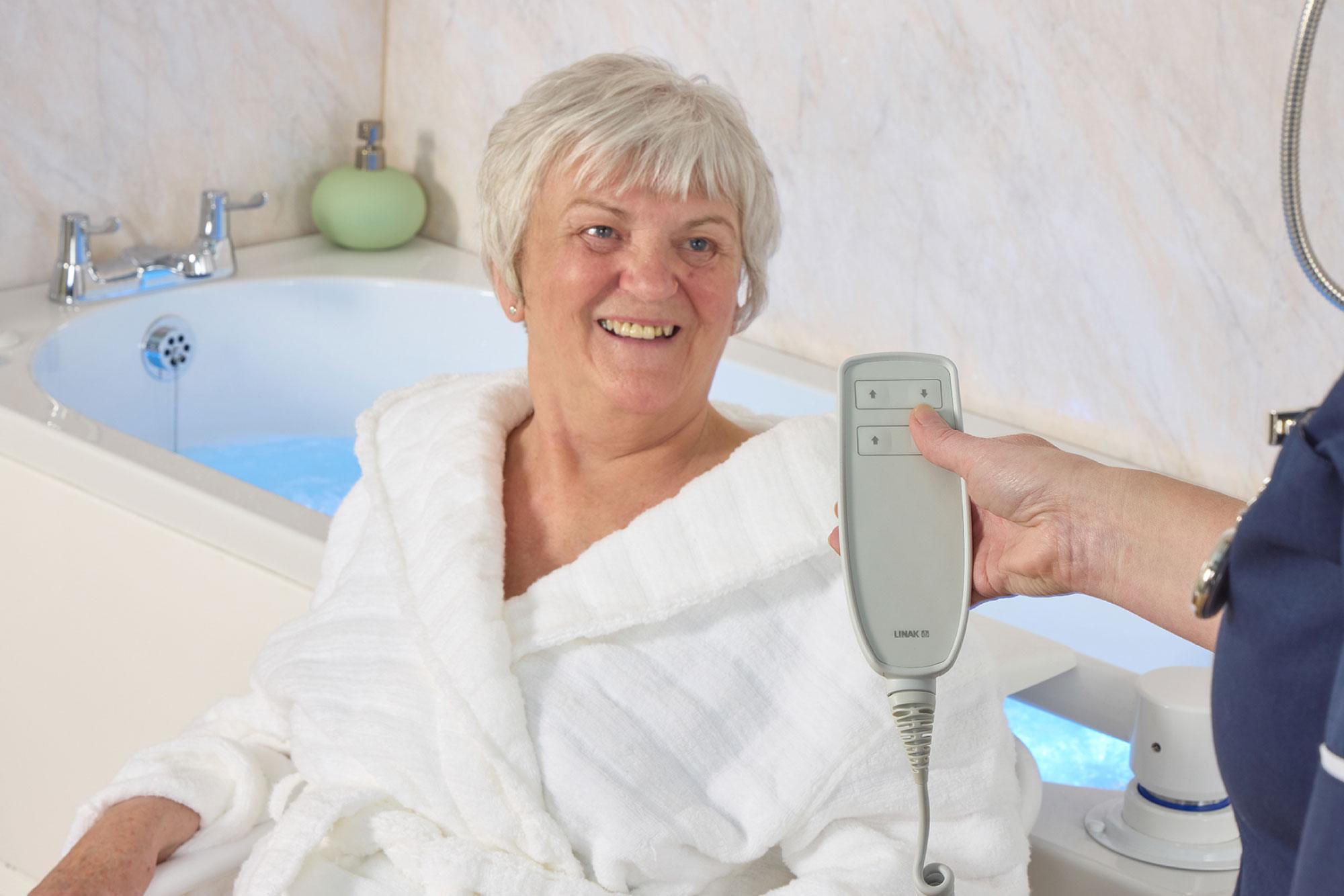 Adjustable non-slip bath lift seat from EA Mobility