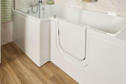 St Tropez curved glass shower screen detail