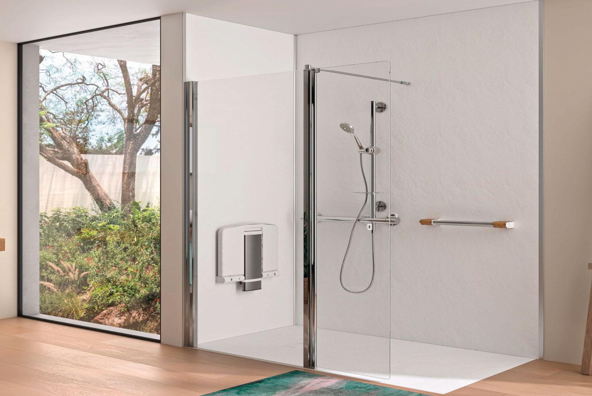 Level access shower with zero-threshold flush tray, installed by EA Mobility