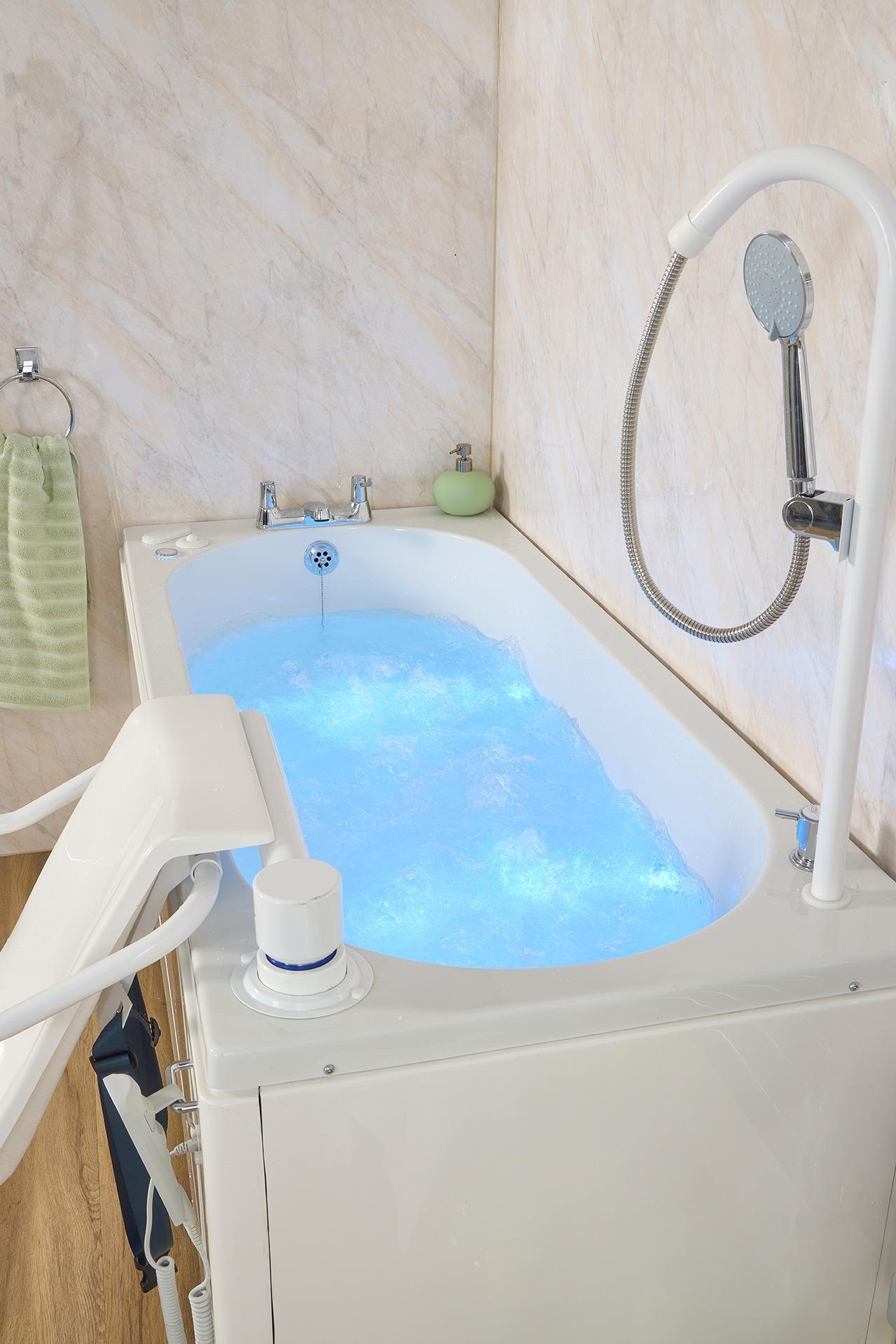 How to Keep Bath Water Warm: Best Tips to Keep Your Bath Cozy