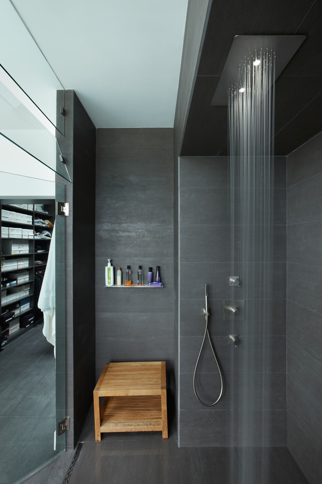 Modern Walk-in Shower Layouts for a Sleek Look