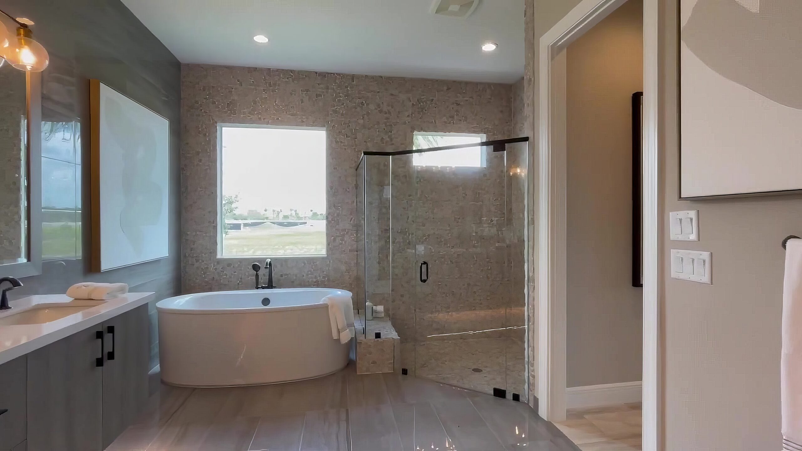 Dual-Function Wet Room with Bathtub