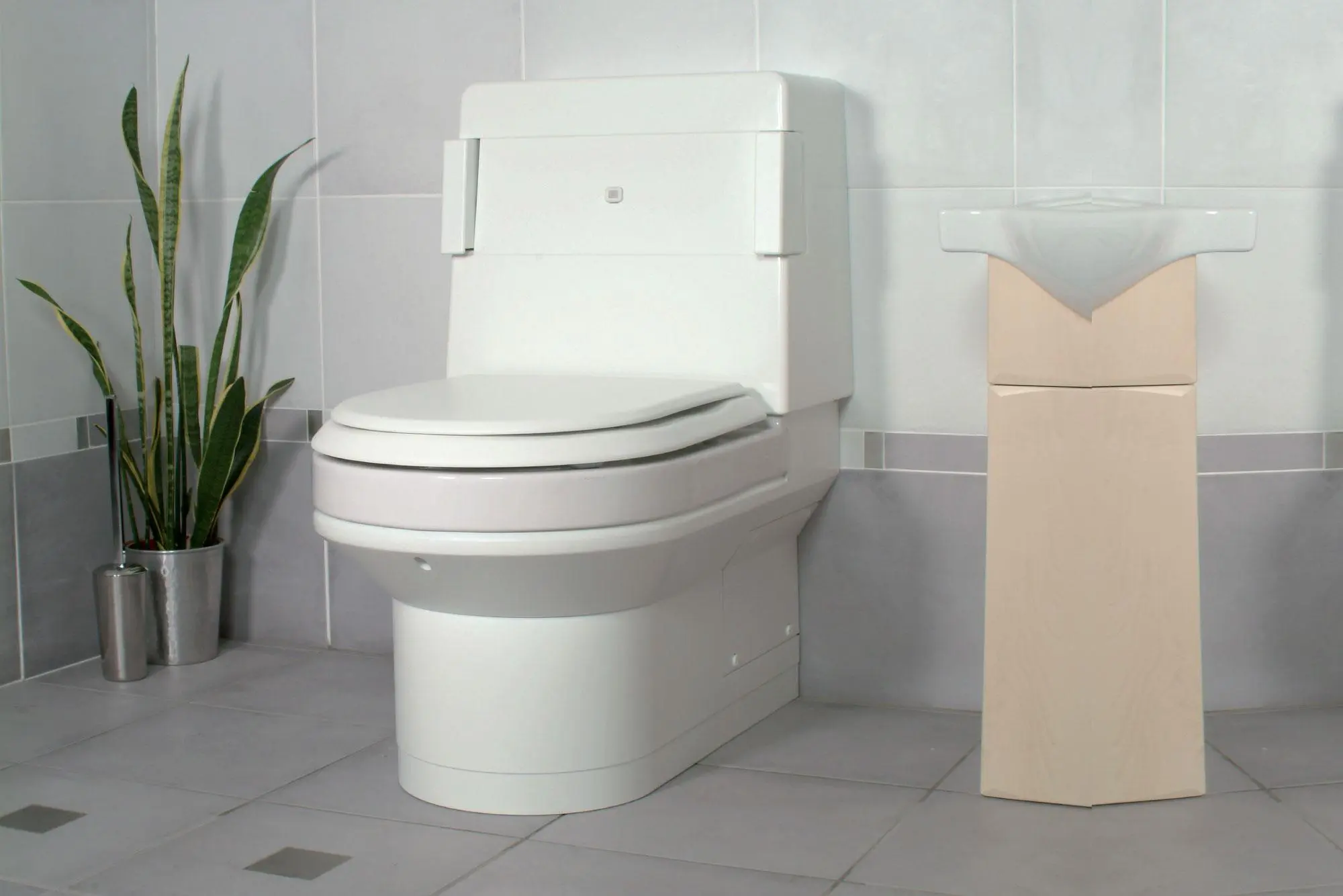 Bariatric-Toilets-Hygienic-and-Safe